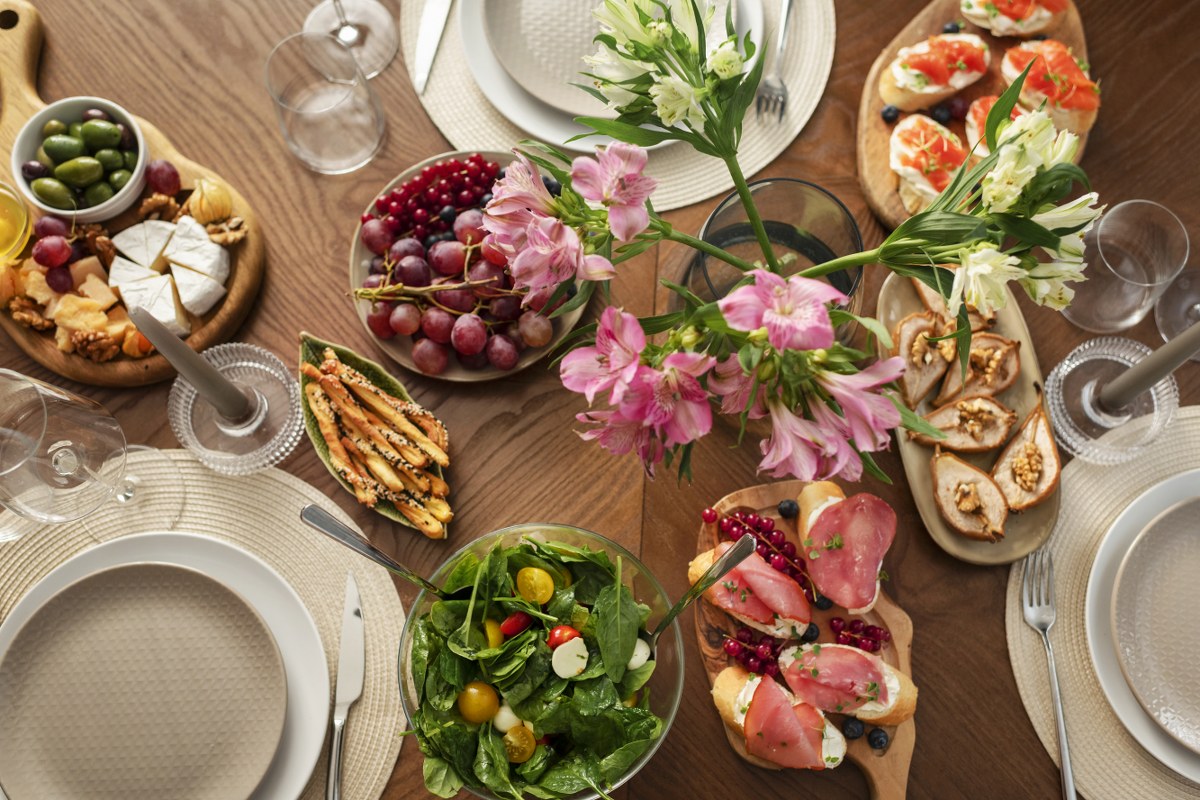 Michigan Wedding Catering Tips: How to Build the Perfect Menu